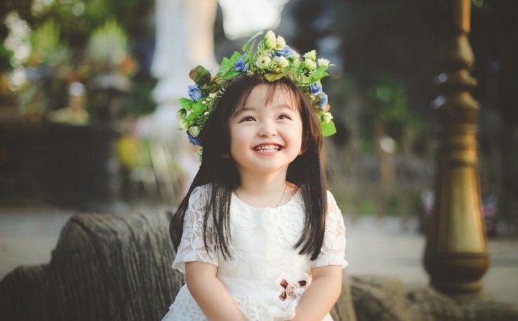 Mơ thấy bé gái đánh con gì? Phân tích giấc mơ chuẩn xác nhất