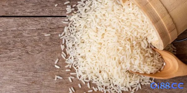 Mơ thấy gạo bị đổ mang hàm ý về sự lãng phí hoặc mất mát