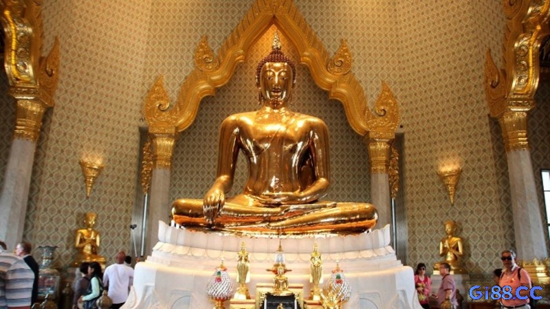 Mơ thấy tượng vàng tượng trưng cho việc đề thủ đang được đánh giá cao trong một lĩnh vực