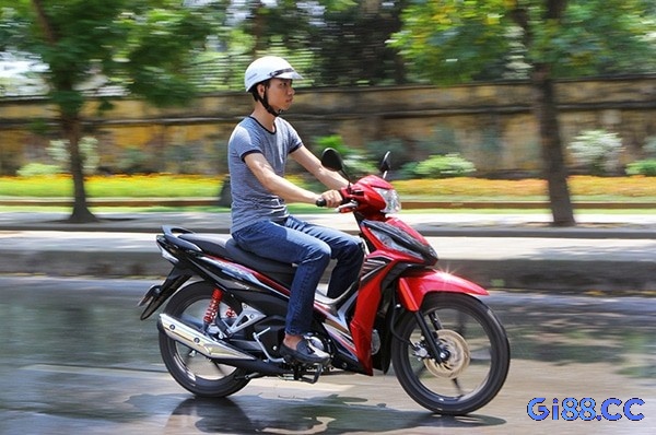 Nằm mơ thấy xe máy đánh con gì? Mơ thấy mình đi xe máy đánh con đề 55