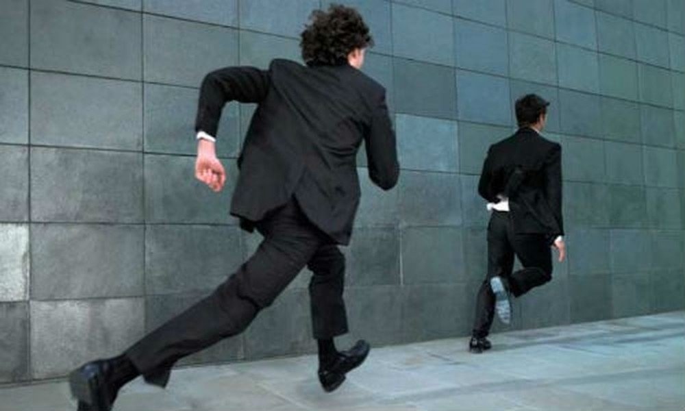 Giải mã giấc mơ bị đuổi bắt: Lời nhắc nhở về nỗi sợ hãi
