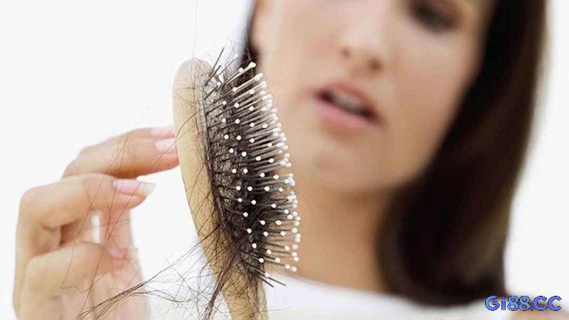 Tìm ra cơ hội hốt tiền khi mơ thấy rụng tóc 