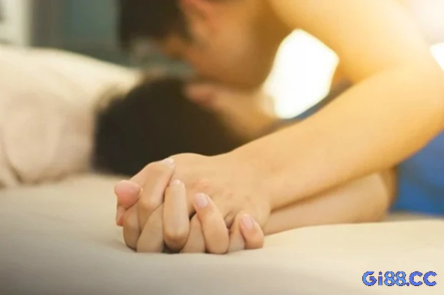 Mơ thấy vợ chồng ân ái trong sự yên bình là dấu hiệu của một tình yêu bền vững