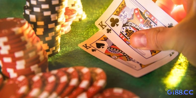 False tells là vũ khí tâm lý mạnh mẽ trong cách chơi poker không bị bắt bài chuyên nghiệp.