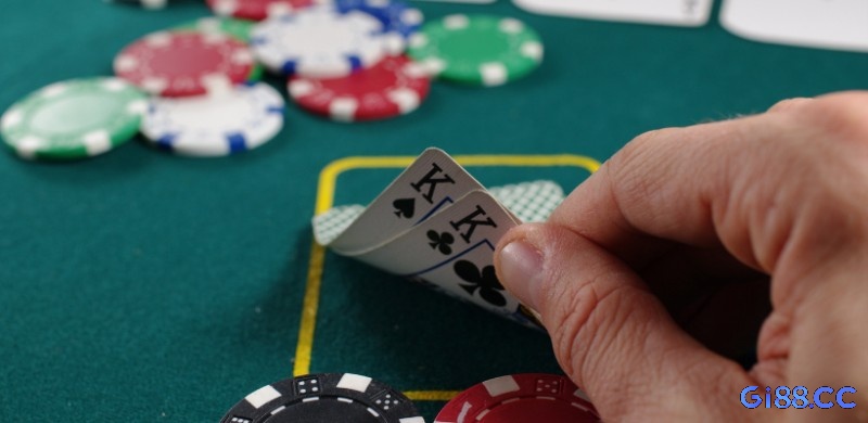 Chiến thuật metagame hoàn thiện nghệ thuật cách chơi poker không bị bắt bài một cách tinh tế.