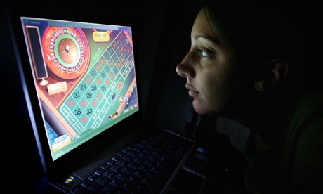 Game cờ bạc online: Cạm bẫy rủi ro và quy định pháp luật